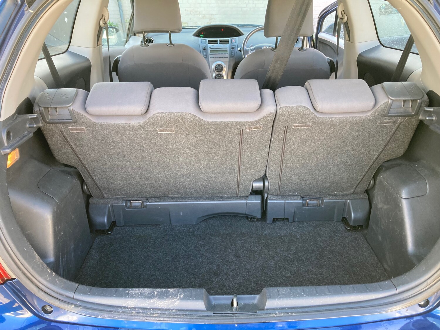 Used Toyota Yaris 2009 for sale - 77872933: Photo 9