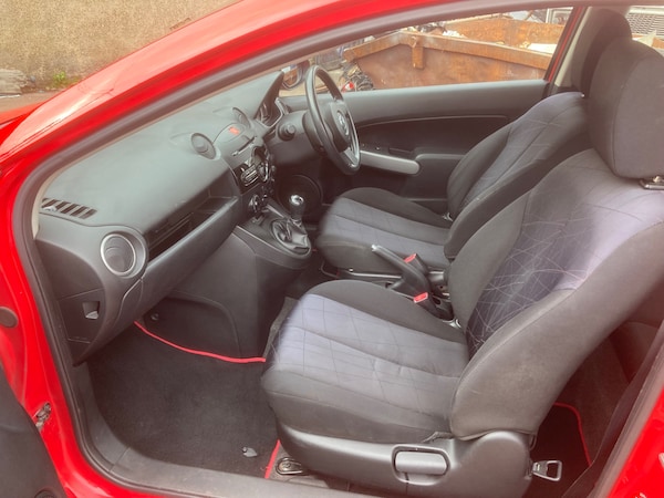 Used Mazda Mazda2 2012 for sale - 76082542: Photo 11