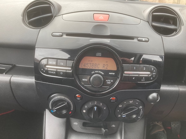 Used Mazda Mazda2 2012 for sale - 76082542: Photo 12