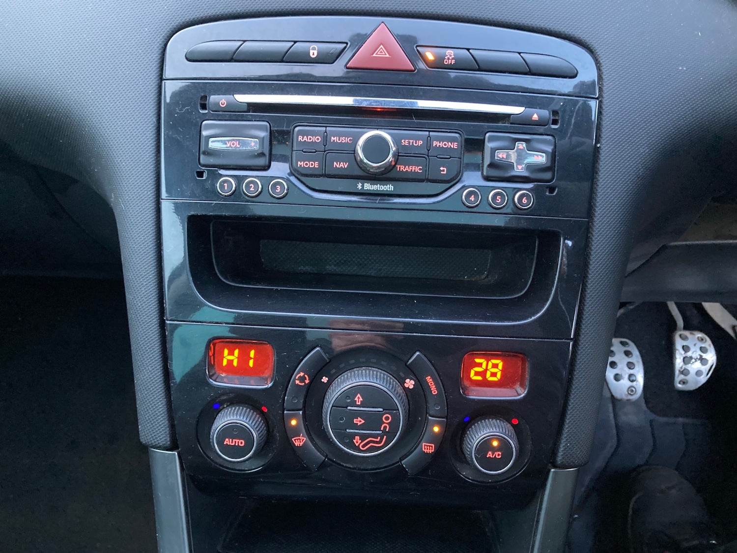 Used Peugeot 308 2014 for sale - 77159331: Photo 12