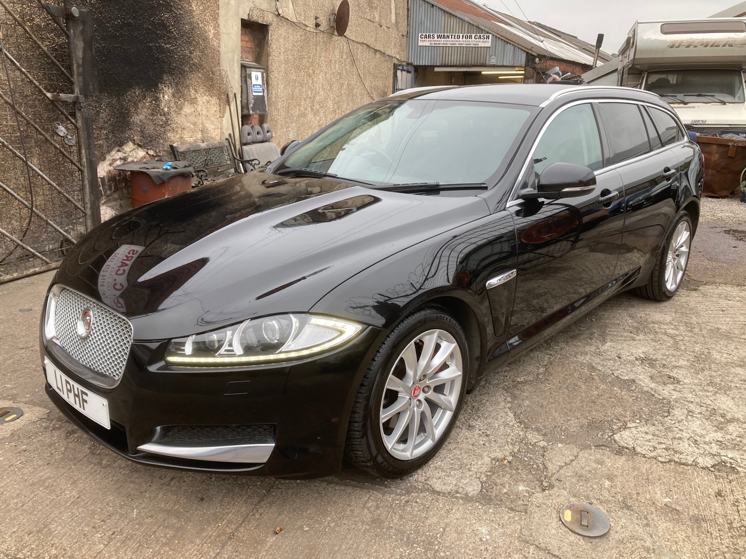 Used Jaguar XF 2015 for sale - 76267591: Photo 1