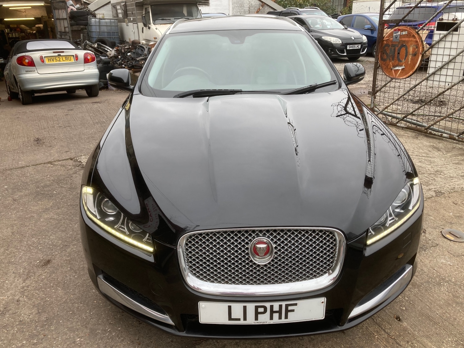 Used Jaguar XF 2015 for sale - 76267591: Photo 2