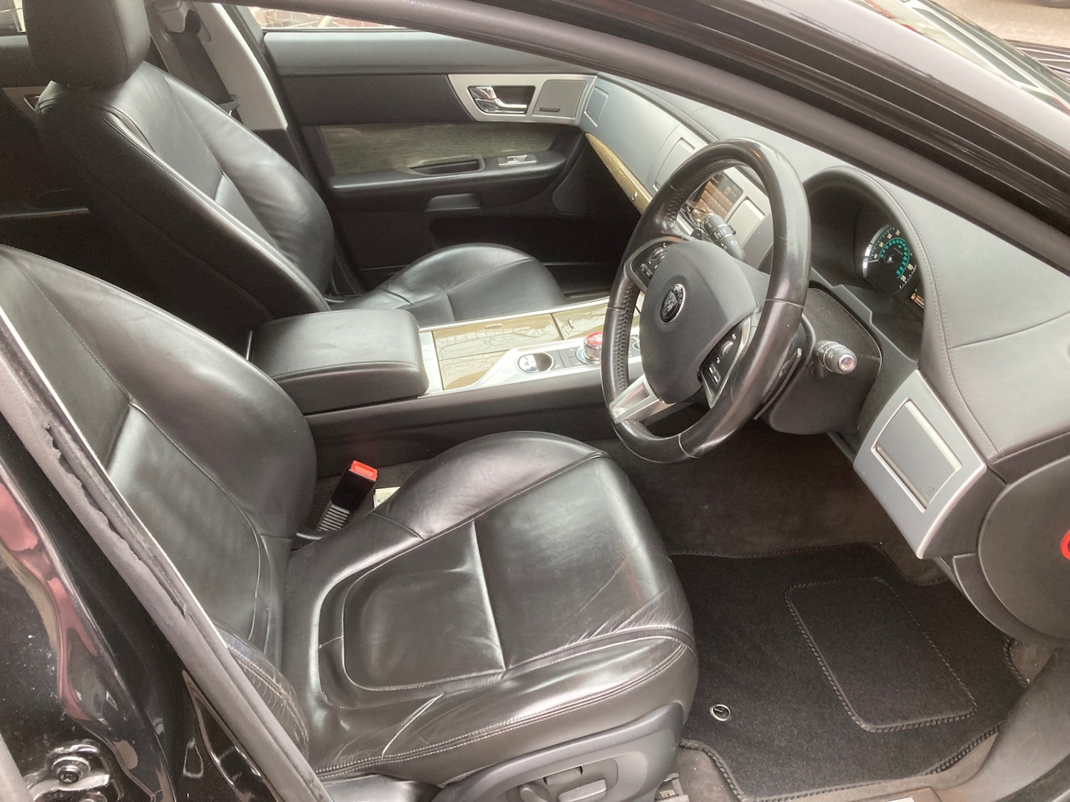 Used Jaguar XF 2015 for sale - 76267591: Photo 7