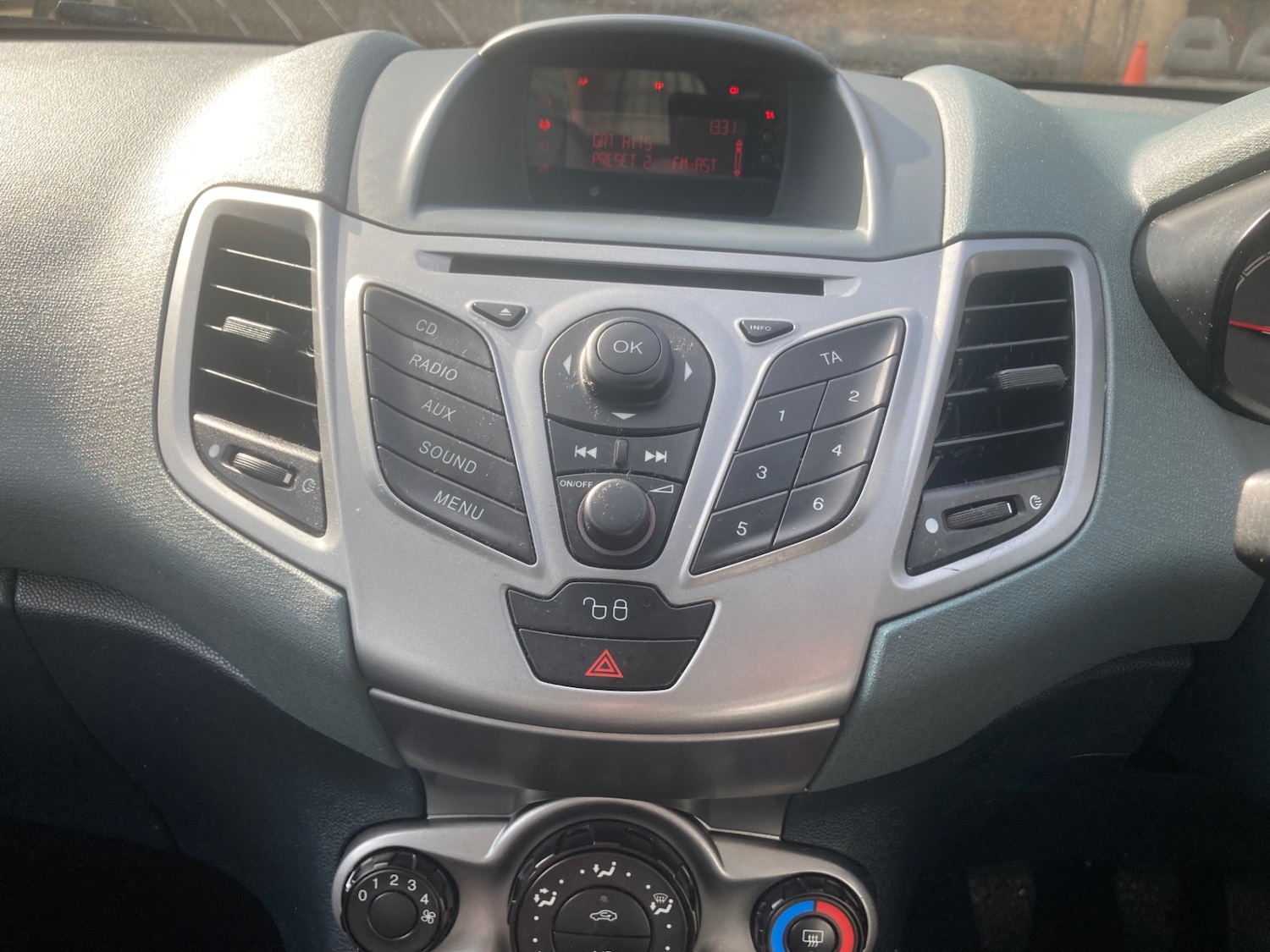 Used Ford Fiesta 2011 for sale - 77663066: Photo 12