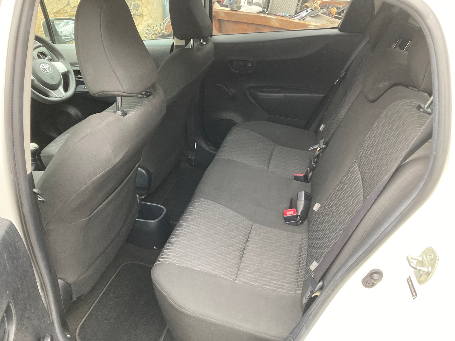 Used Toyota Yaris 2012 for sale - 77696863: Photo 11