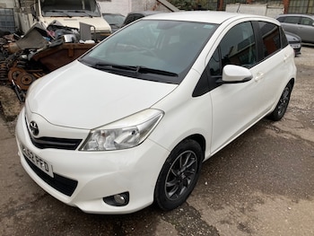 Used Toyota Yaris 2012 for sale - 77696863: Photo