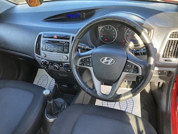 Used Hyundai i20 2014 for sale - 79458544: Photo