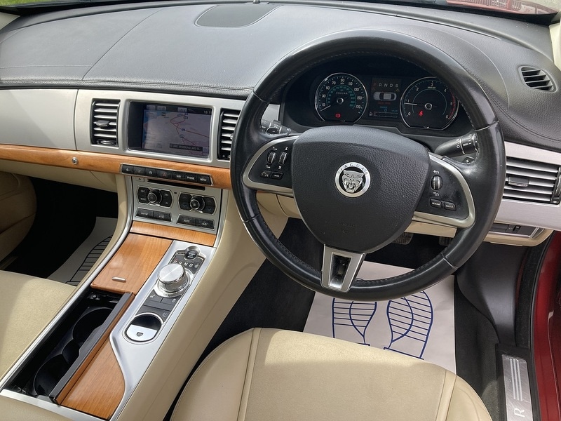 Used Jaguar XF 2012 for sale - 78201334: Photo 2