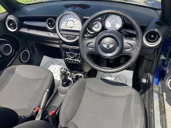 Used MINI Convertible 2011 for sale - 79019077: Photo