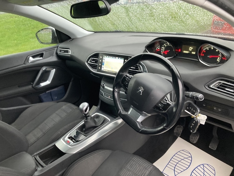 Used Peugeot 308 2017 for sale - 77367833: Photo 12