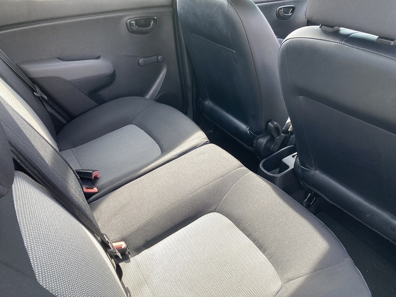 Used Hyundai i10 2010 for sale - 77968058: Photo 5