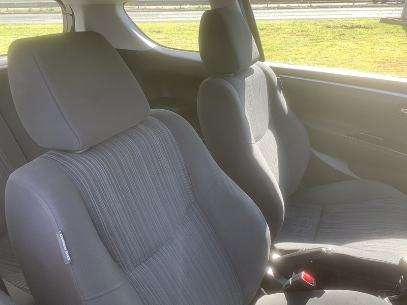 Used Suzuki Swift 2015 for sale - 77378045: Photo 3