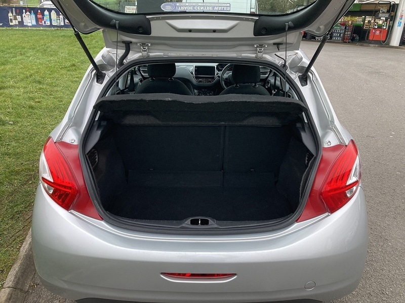 Used Peugeot 208 2015 for sale - 77378089: Photo 13