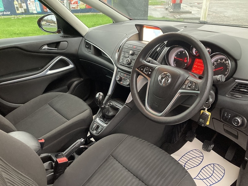Used Vauxhall Zafira 2015 for sale - 77378053: Photo 2