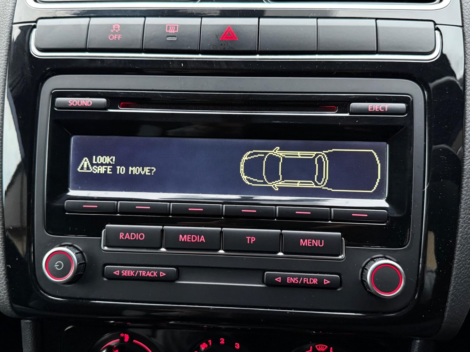 Used Volkswagen Polo 2014 for sale - 77057183: Photo 28