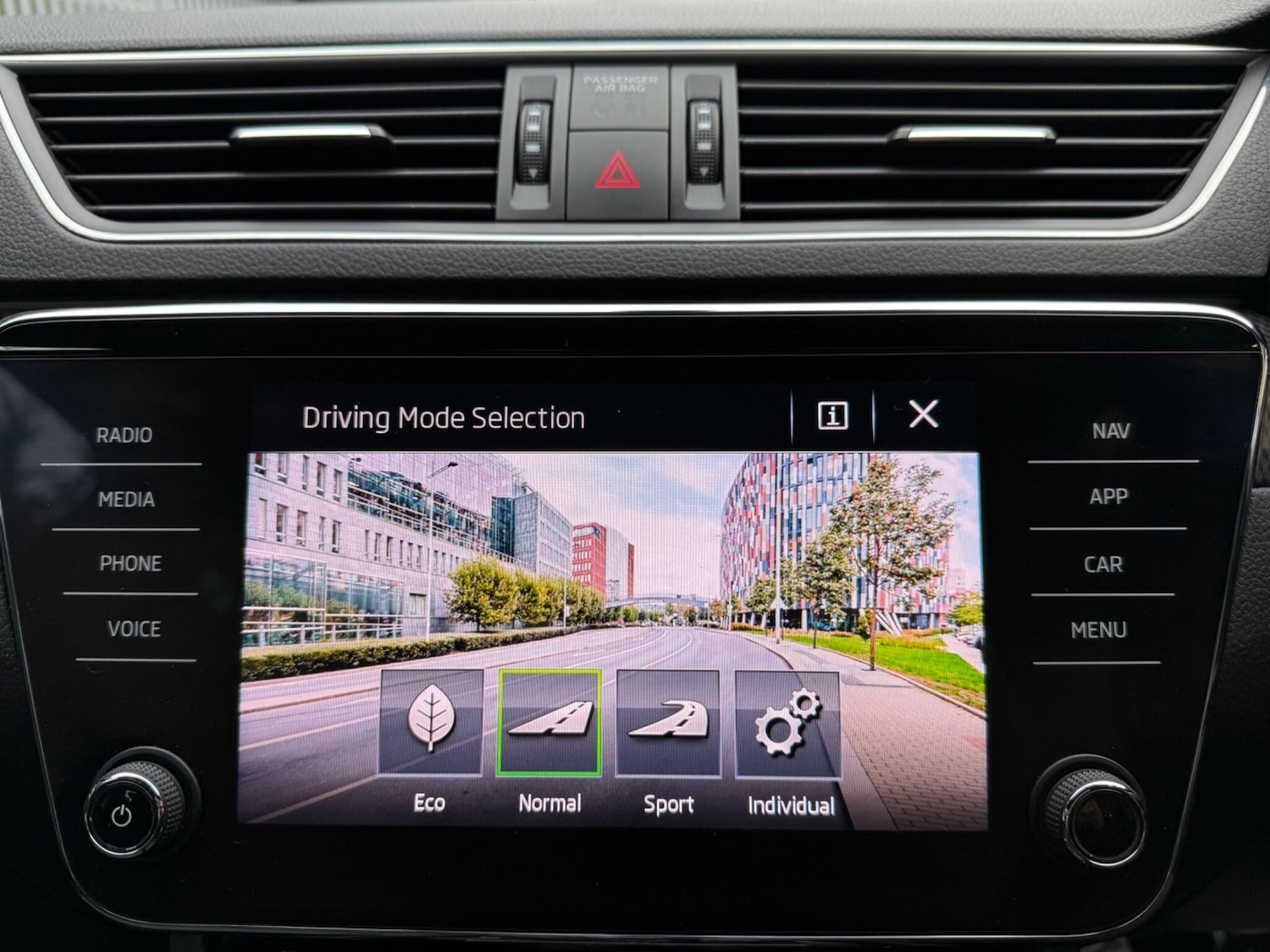 Used Skoda Superb 2019 for sale - 77143499: Photo 28