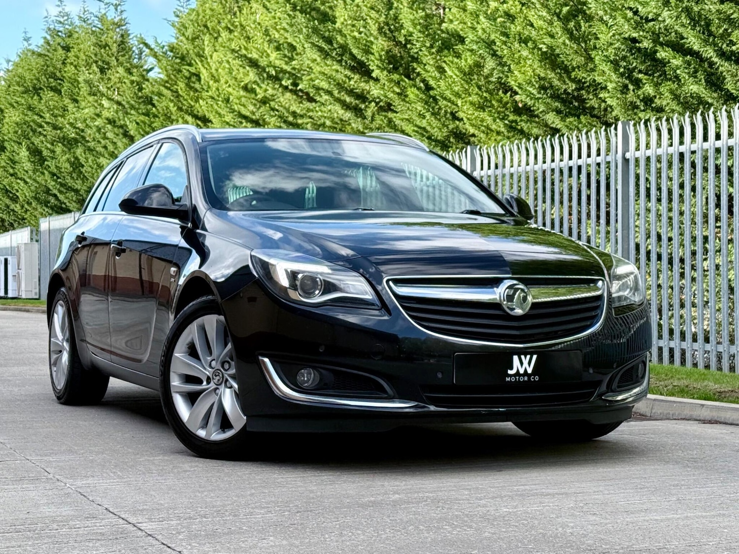 Used Vauxhall Insignia 2015 for sale - 76787801: Photo 1
