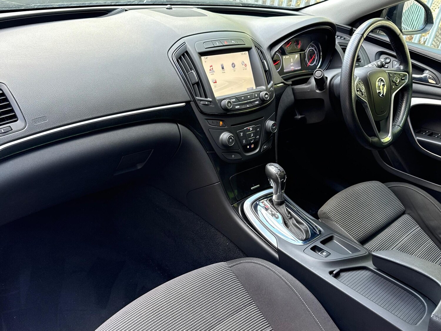 Used Vauxhall Insignia 2015 for sale - 76787801: Photo 19