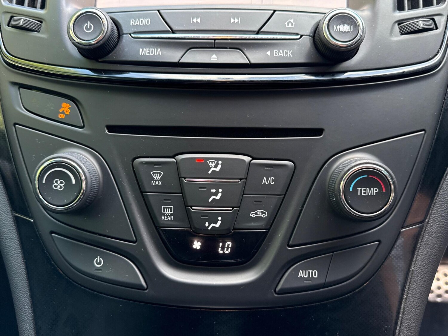 Used Vauxhall Insignia 2015 for sale - 76787801: Photo 27