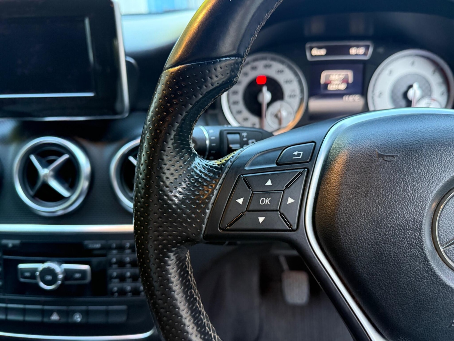 Used Mercedes-Benz A-Class 2015 for sale - 76899341: Photo 29