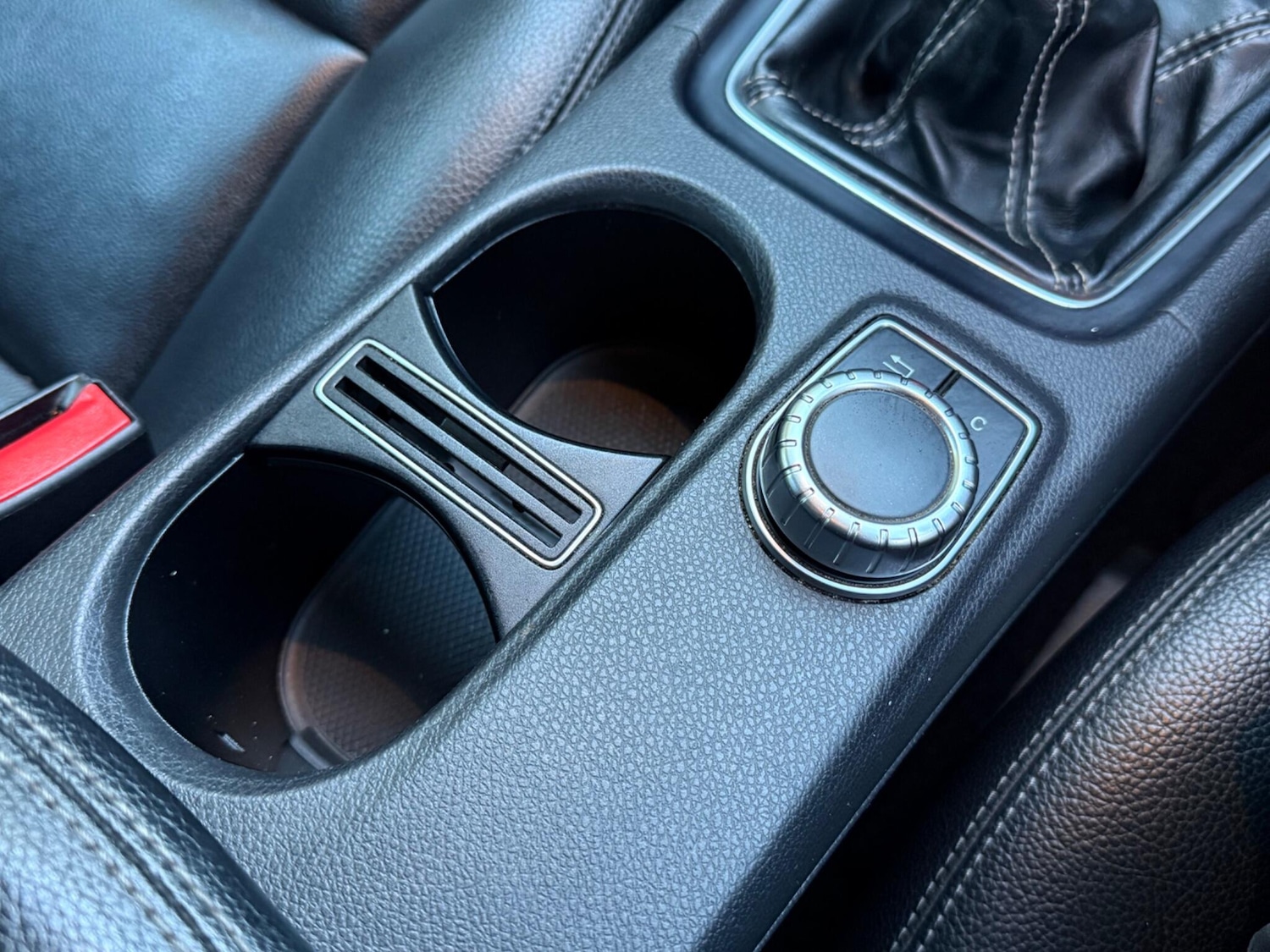 Used Mercedes-Benz A-Class 2015 for sale - 76899341: Photo 34