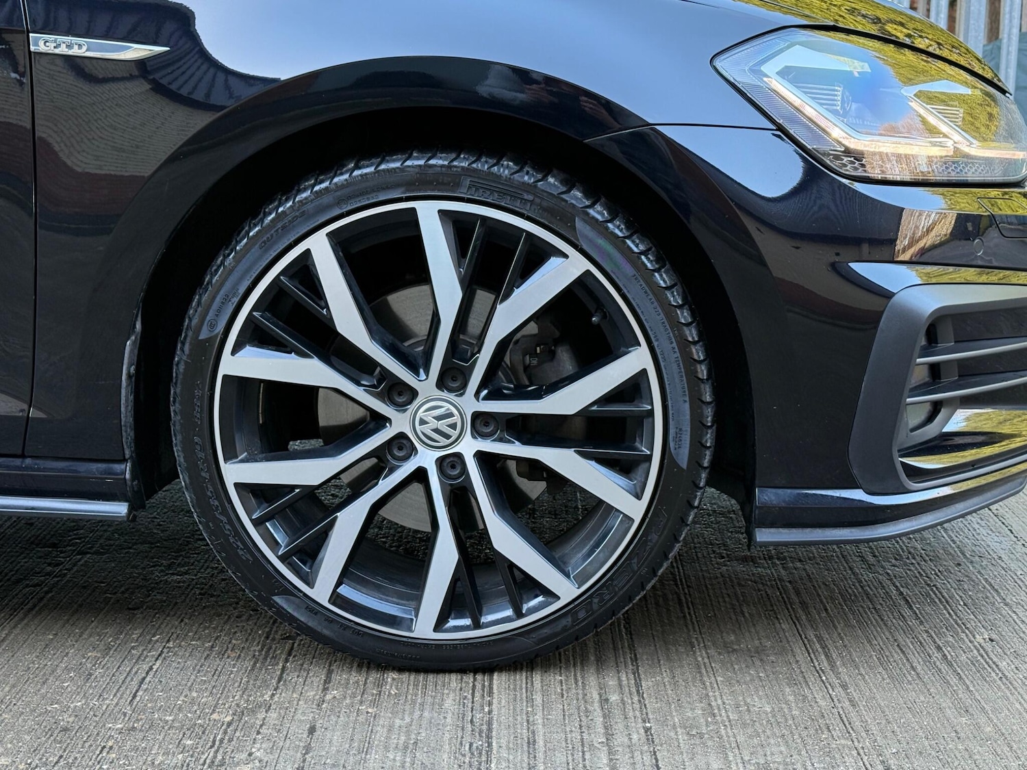 Used Volkswagen Golf 2017 for sale - 77131021: Photo 19