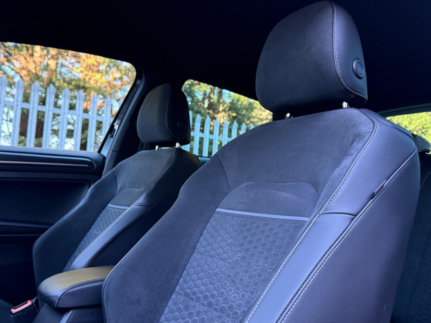 Used Volkswagen Golf 2017 for sale - 77131021: Photo 23