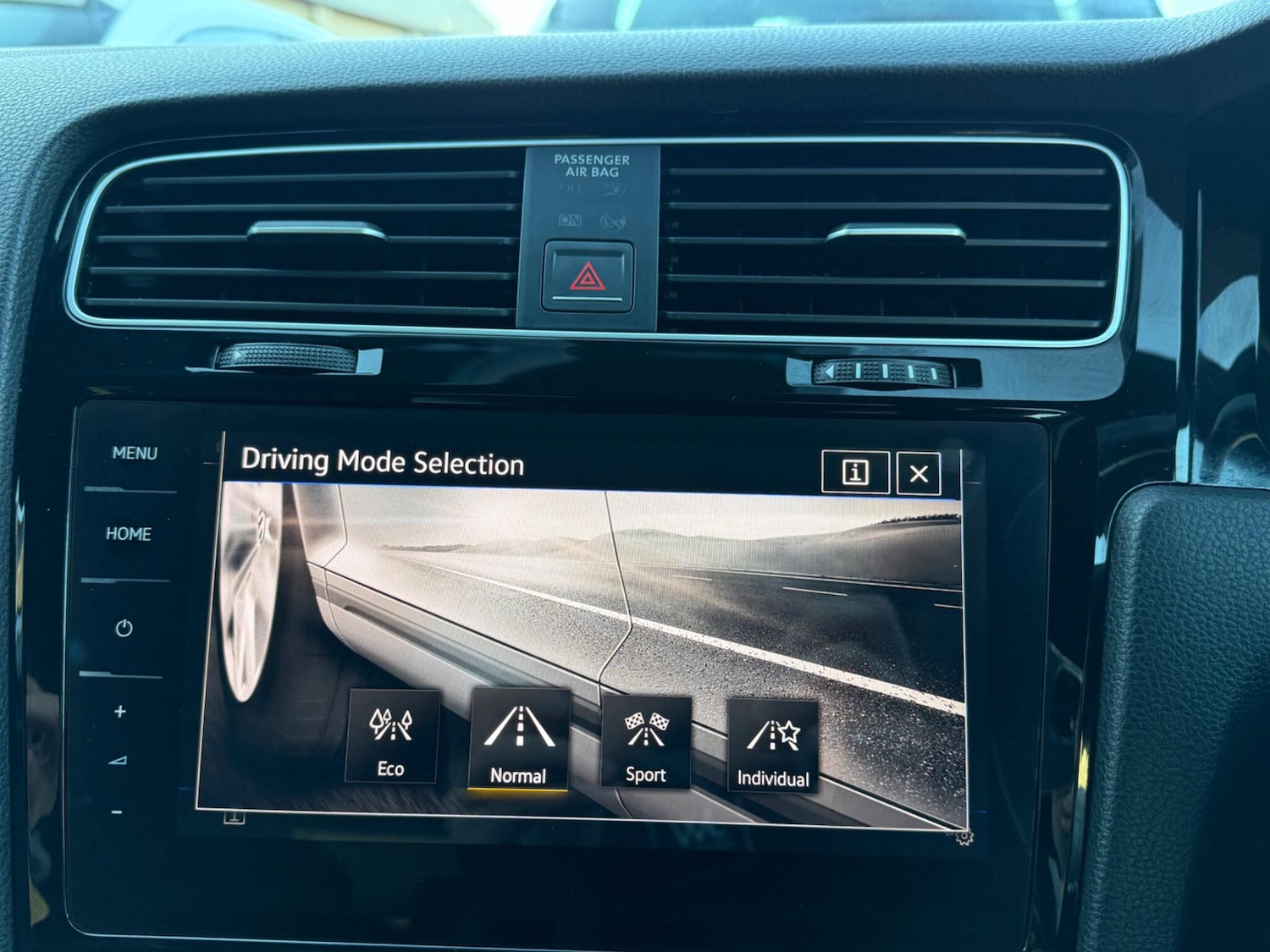 Used Volkswagen Golf 2017 for sale - 77131021: Photo 27