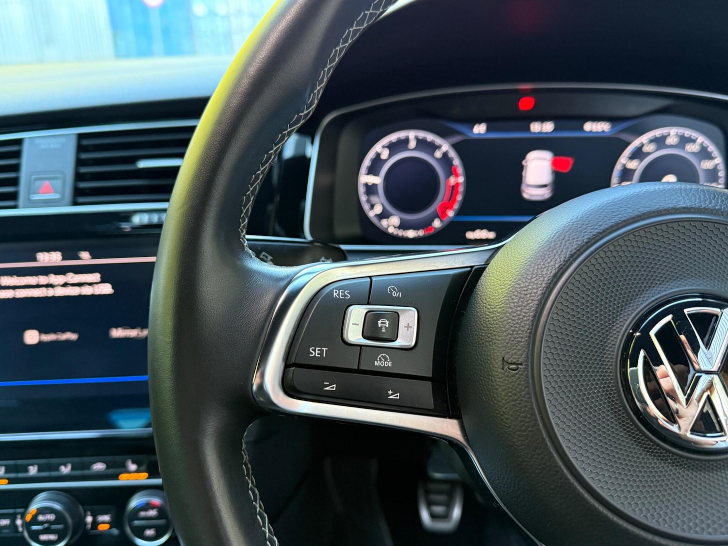 Used Volkswagen Golf 2017 for sale - 77131021: Photo 33