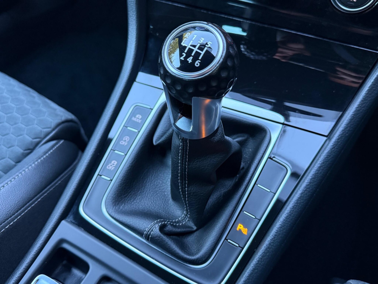 Used Volkswagen Golf 2017 for sale - 77131021: Photo 36