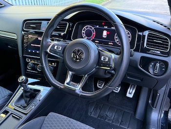 Used Volkswagen Golf 2017 for sale - 77131021: Photo