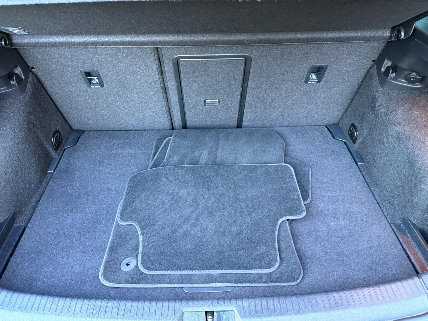 Used Volkswagen Golf 2017 for sale - 77131021: Photo 40