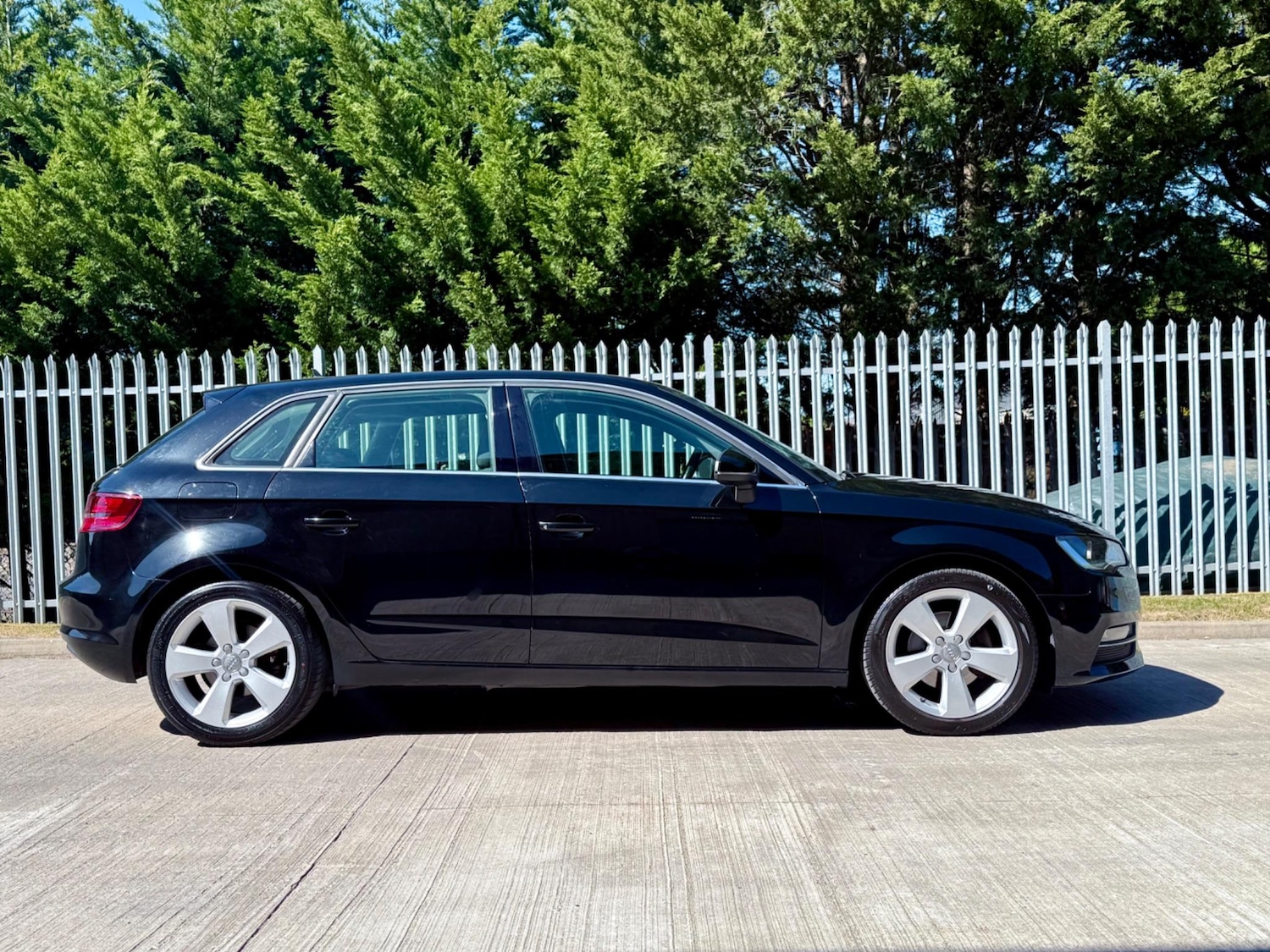 Used Audi A3 2014 for sale - 76787811: Photo 4