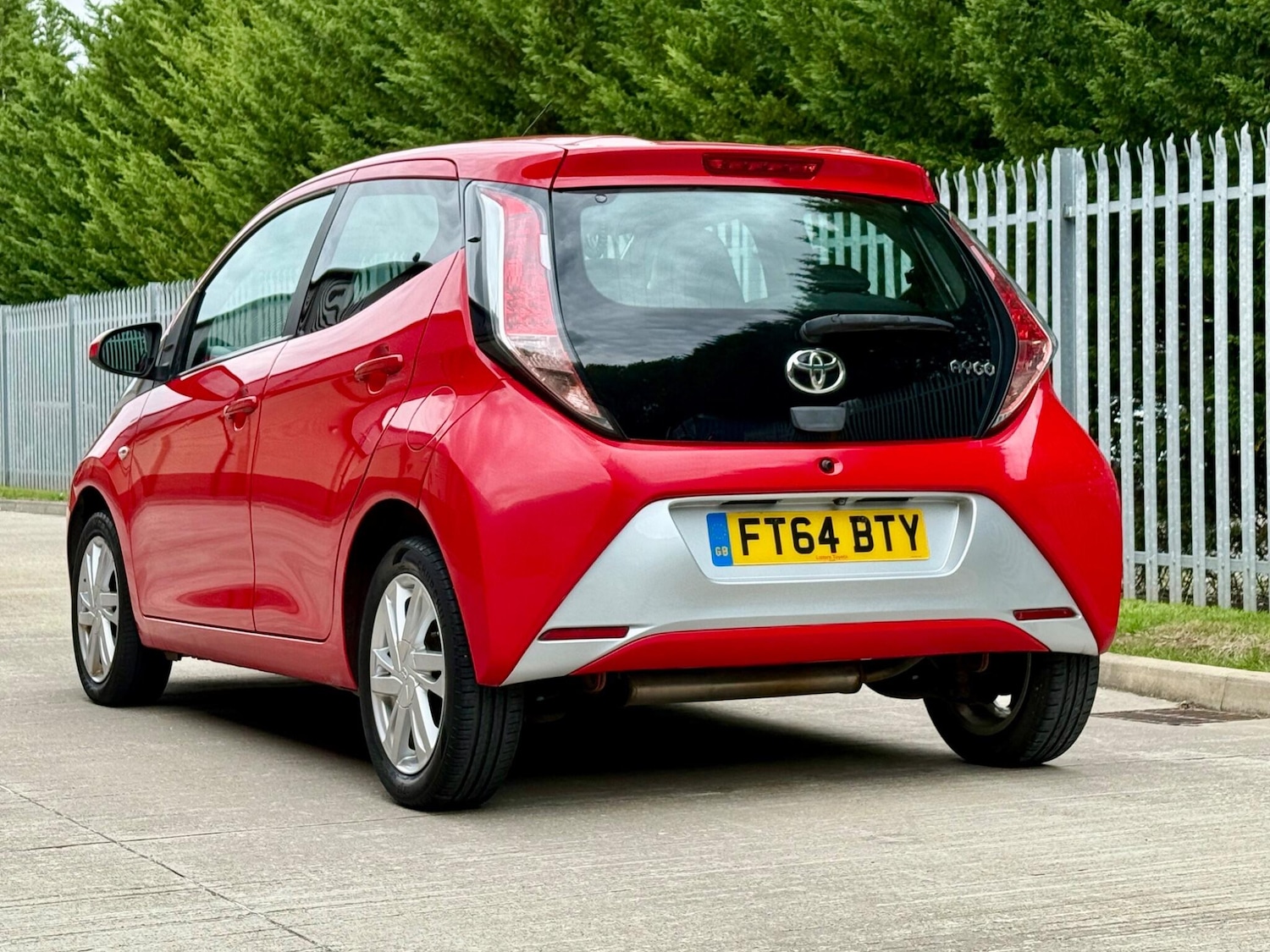 Used Toyota AYGO 2015 for sale - 76787806: Photo 2
