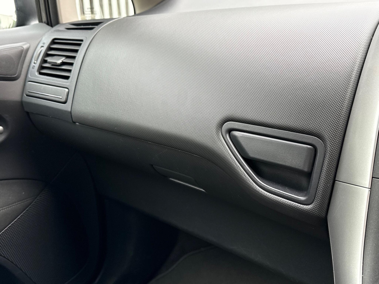 Used Toyota Auris 2010 for sale - 77143847: Photo 27