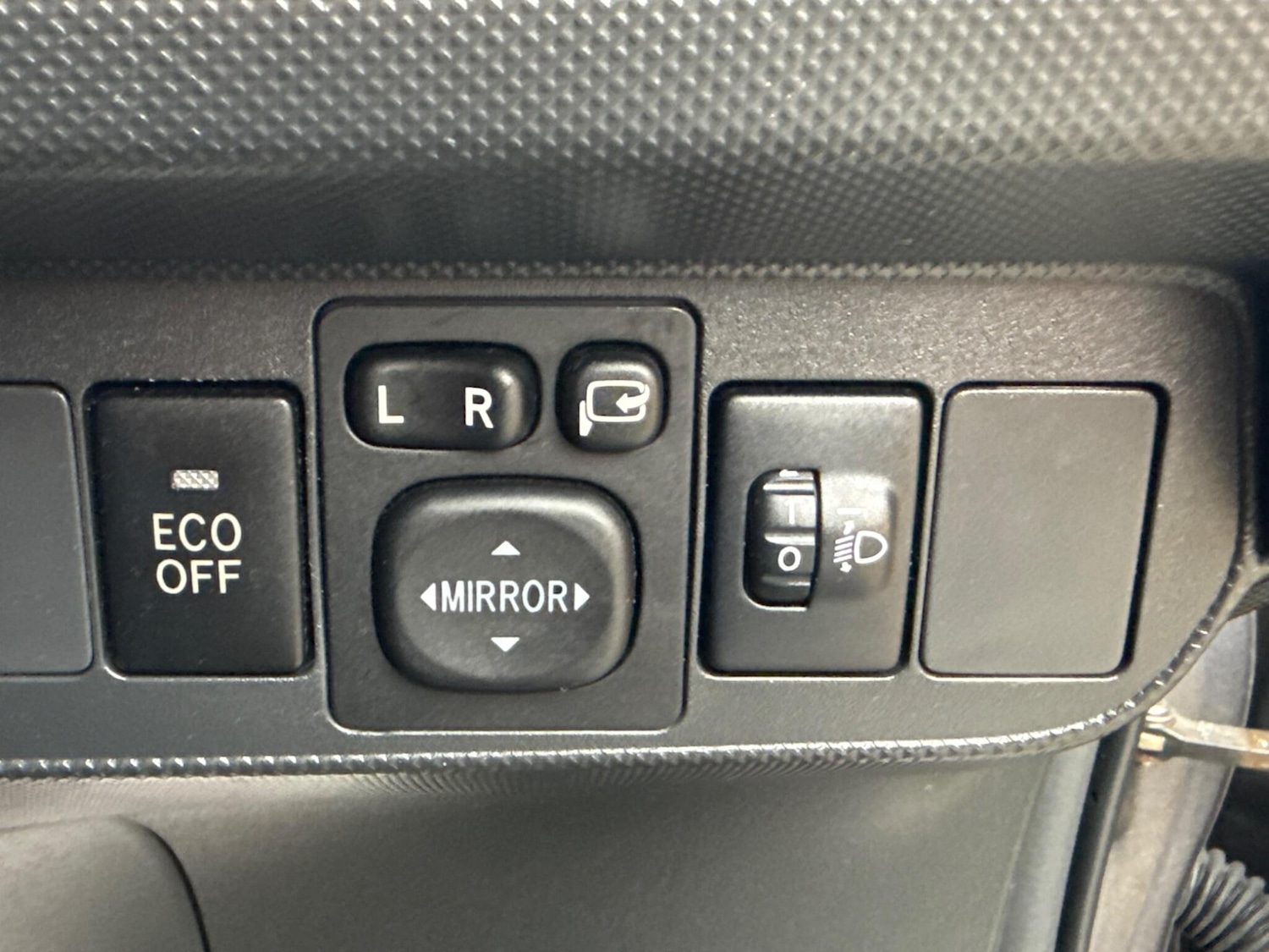 Used Toyota Auris 2010 for sale - 77143847: Photo 28