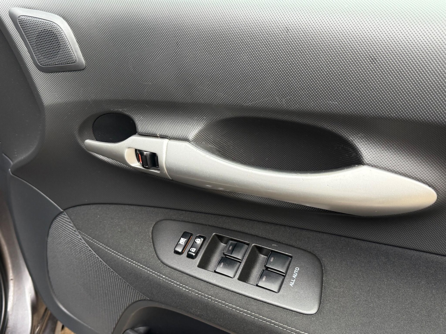 Used Toyota Auris 2010 for sale - 77143847: Photo 29