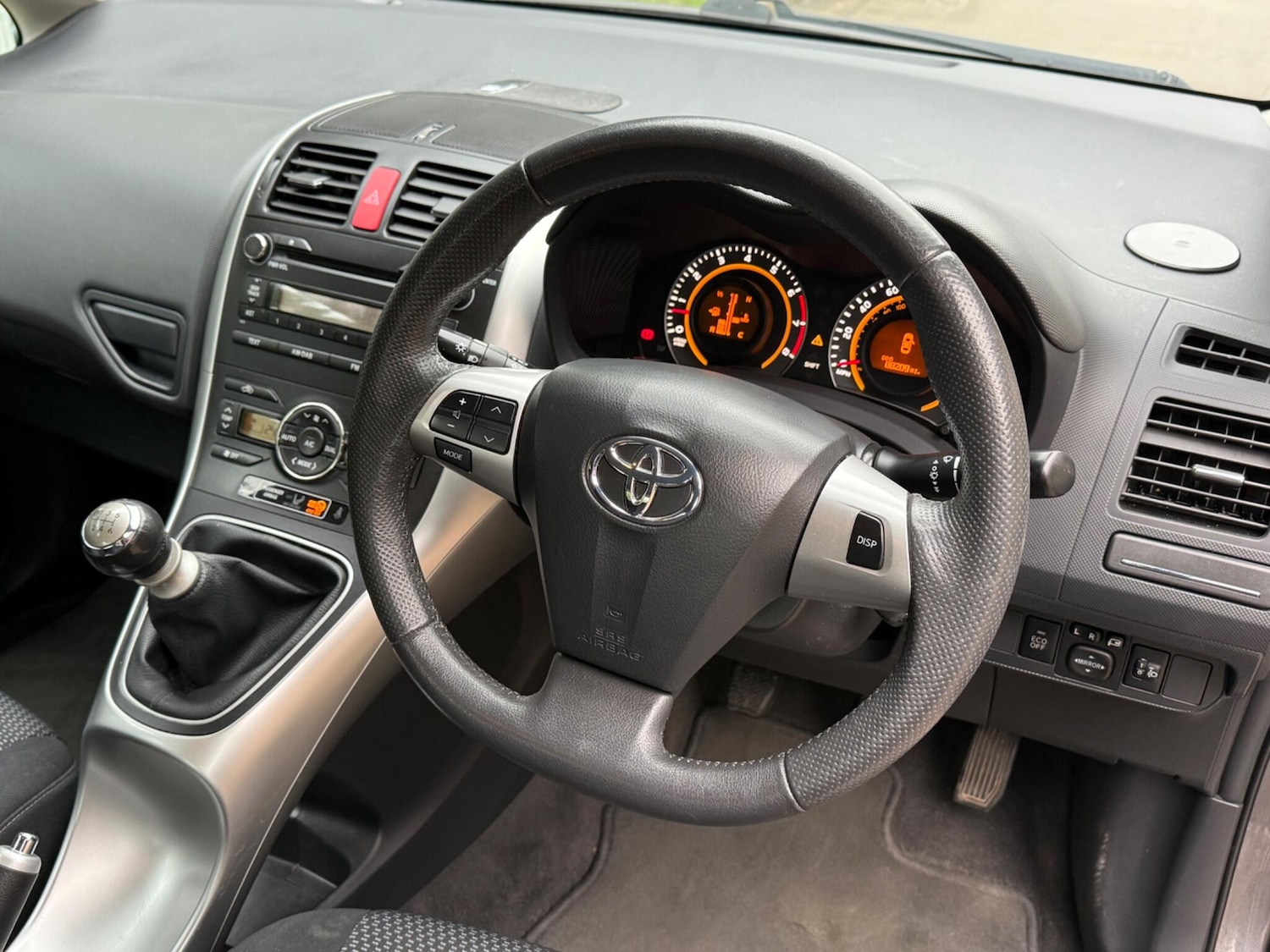 Used Toyota Auris 2010 for sale - 77143847: Photo 3