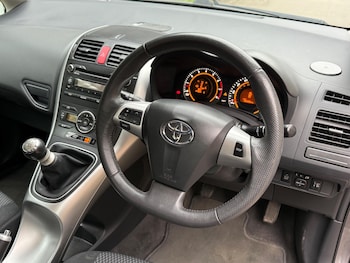 Used Toyota Auris 2010 for sale - 77143847: Photo