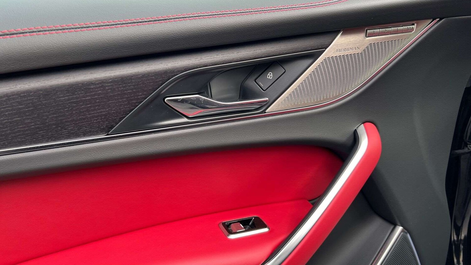 Used Jaguar F-Pace 2024 for sale - 76460363: Photo 27