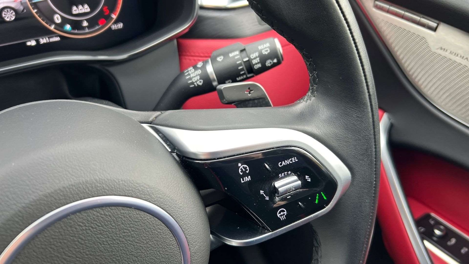 Used Jaguar F-Pace 2024 for sale - 76460363: Photo 32