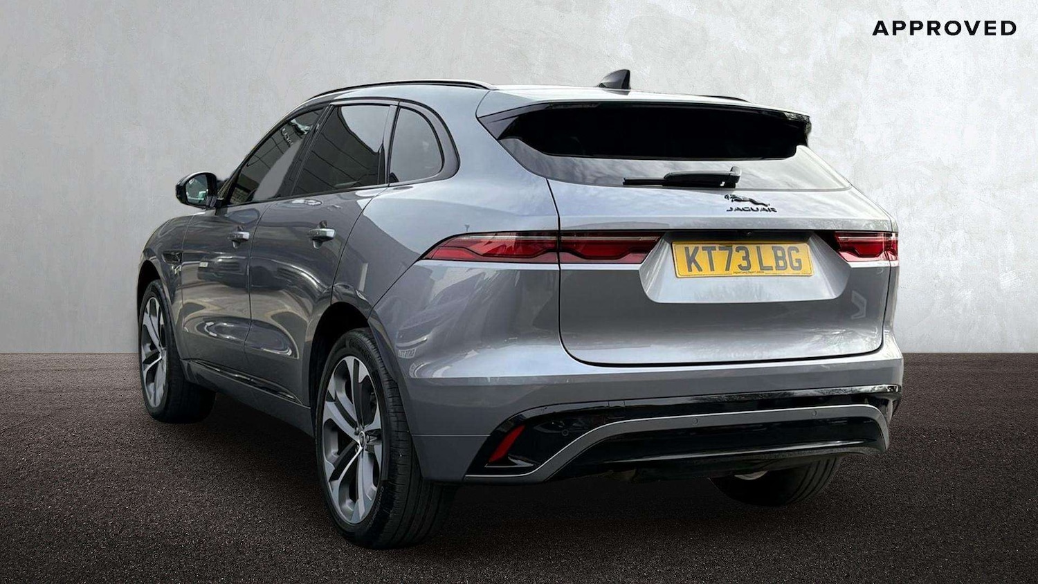 Used Jaguar F-Pace 2023 for sale - 77635053: Photo 2