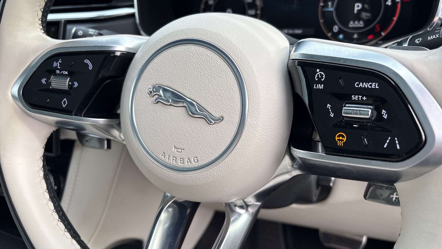 Used Jaguar F-Pace 2023 for sale - 77635053: Photo 33