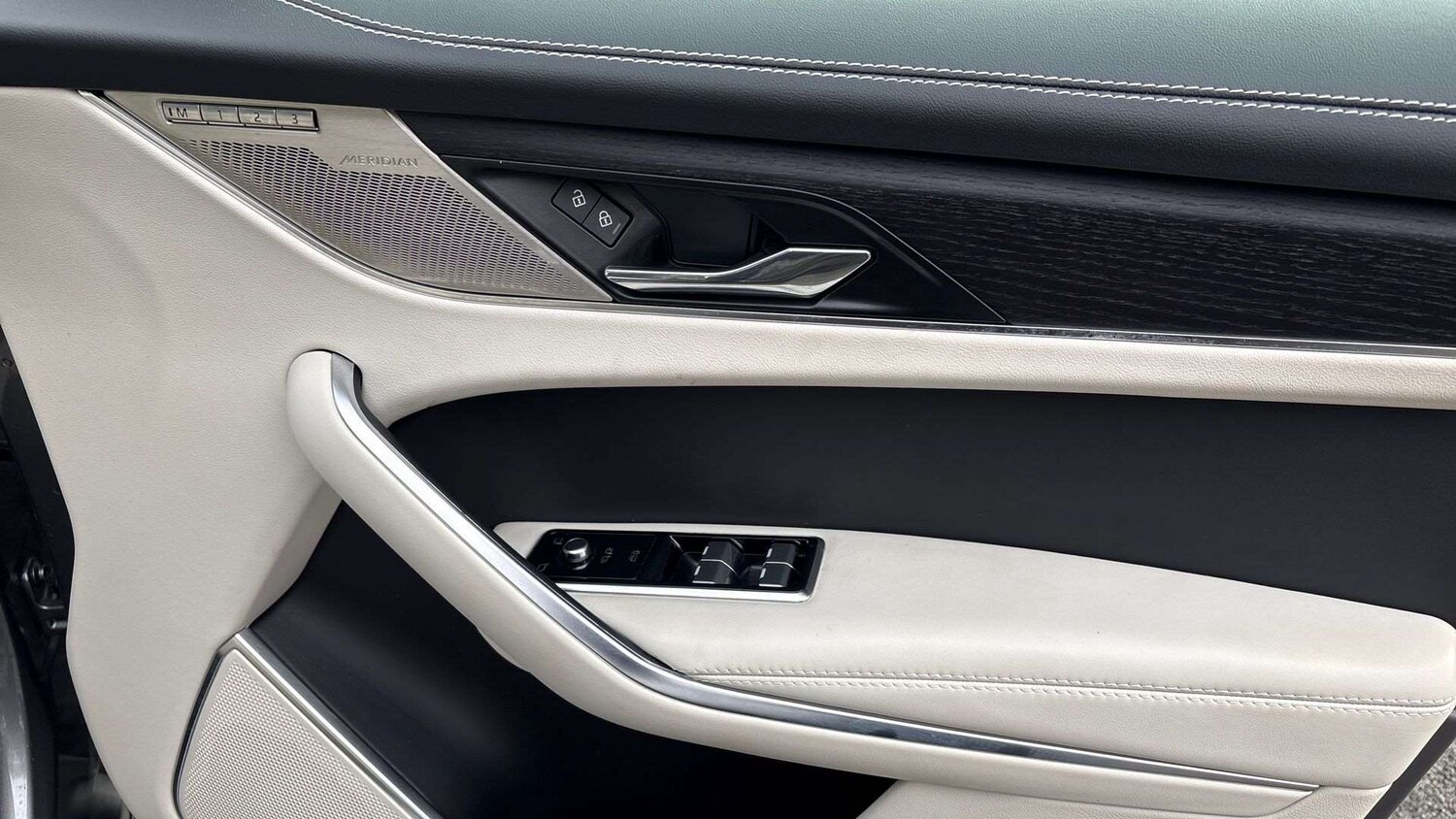 Used Jaguar F-Pace 2023 for sale - 77635053: Photo 35