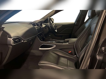 Used Jaguar F-Pace 2020 for sale - 76774283: Photo