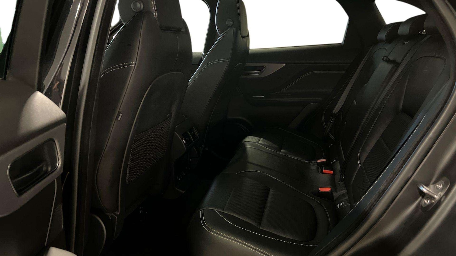 Used Jaguar F-Pace 2020 for sale - 76774283: Photo 4