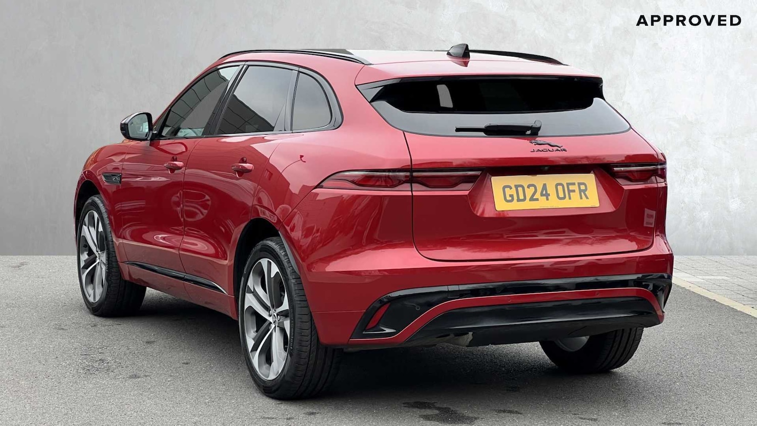 Used Jaguar F-Pace 2024 for sale - 76460441: Photo 2