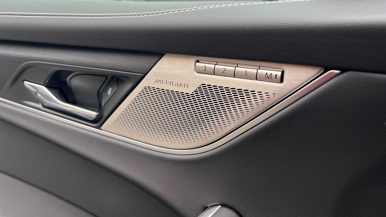 Used Jaguar F-Pace 2024 for sale - 76460441: Photo 25