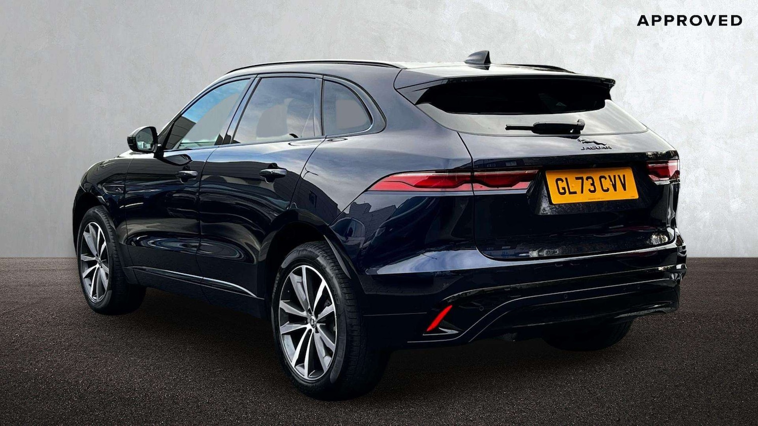 Used Jaguar F-Pace 2023 for sale - 76460326: Photo 2