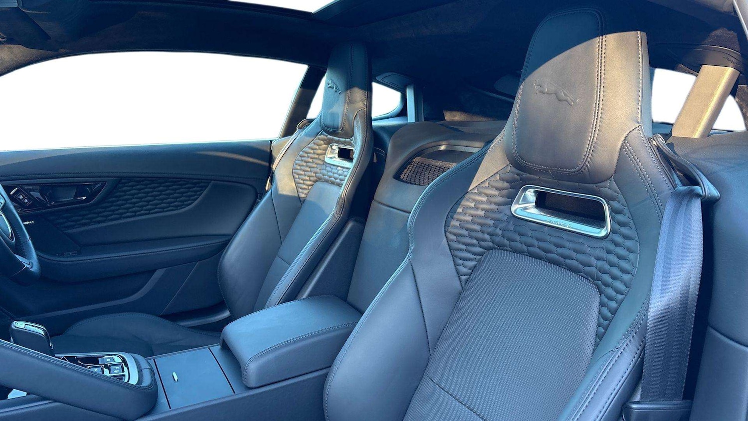 Used Jaguar F-Type 2024 for sale - 77333984: Photo 4